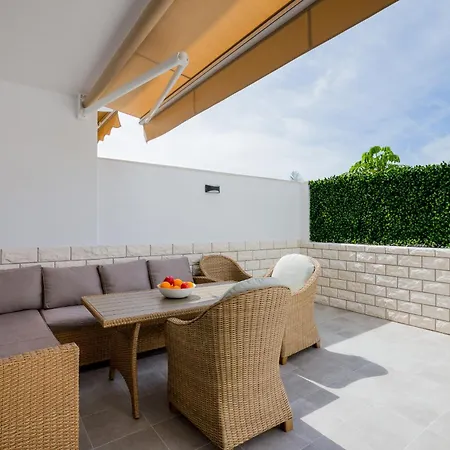 Апартаменты Modern Family Townhouse