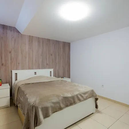 Modern Family Townhouse *