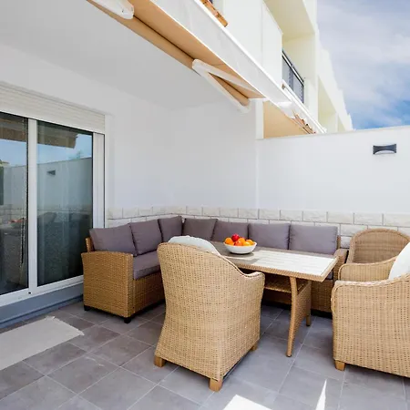 Modern Family Townhouse Апартаменти