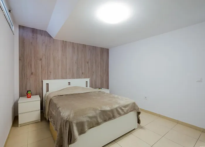 Modern Family Townhouse *