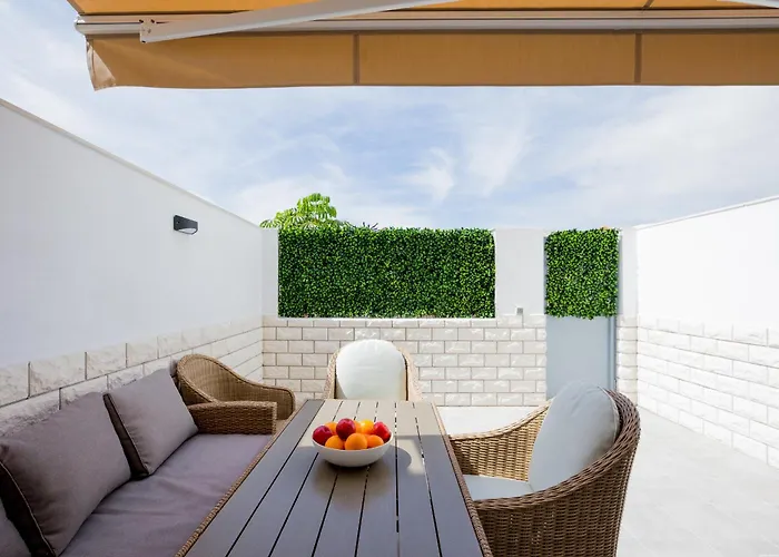 Modern Family Townhouse *